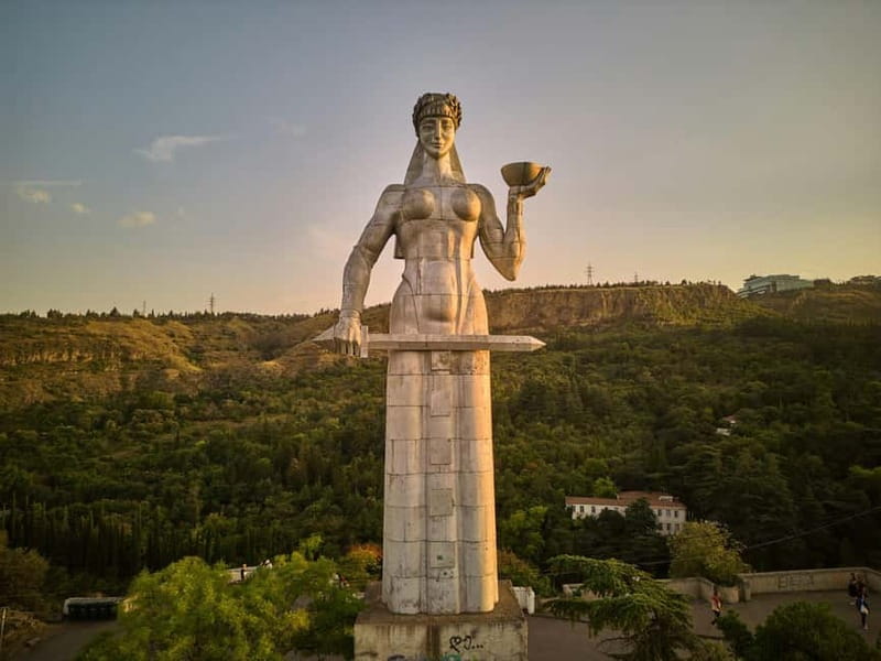 Tbilisi: Private Tour to Mother of Georgia & Narikala Castle - How to get the most from the hour