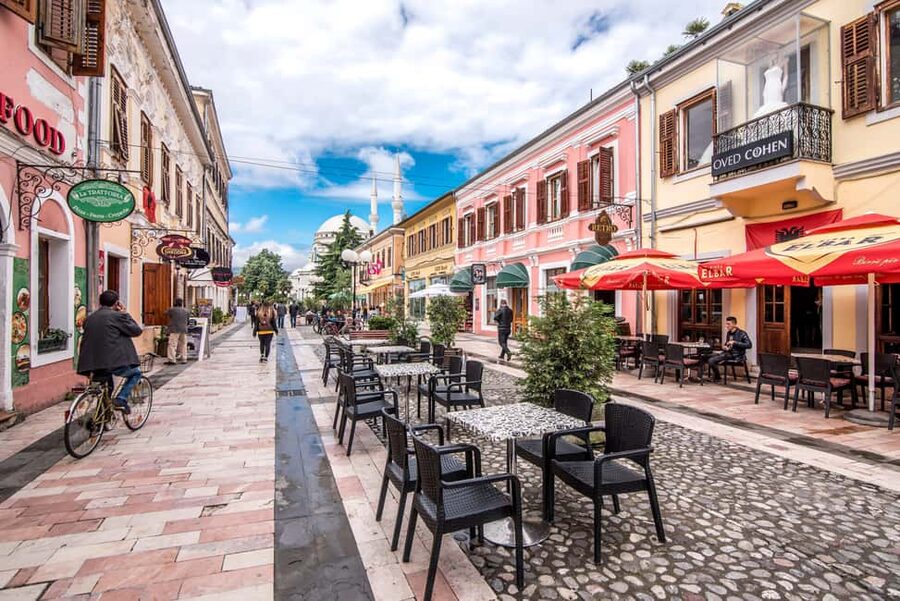 Tirana: Shkodra City, Rozafa Castle & Mesi Bridge Tour - Rozafa Castle: old stones and wide views