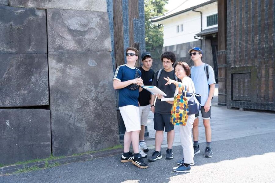Tokyo: Edo Castle and Imperial Palace Guided Walking Tour - Sakurada Tatsumi Yagura and the view of castle engineering