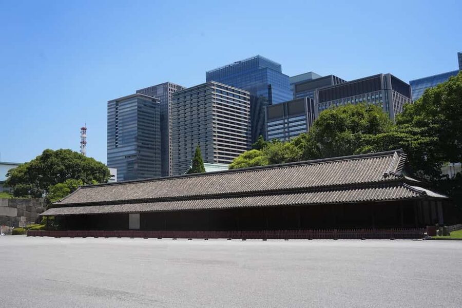 Tokyo: Edo Castle and Imperial Palace Guided Walking Tour - Kita-Hanebashi and the route toward Hirakawa Gate