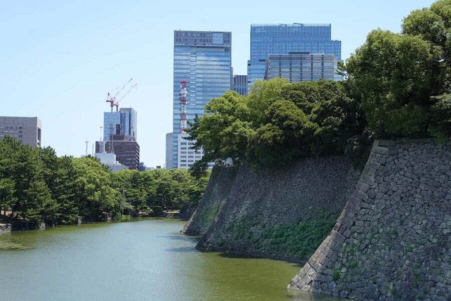 Tokyo: Edo Castle and Imperial Palace Guided Walking Tour - Ote-mon, Ote-Sanno, and the guarded approach