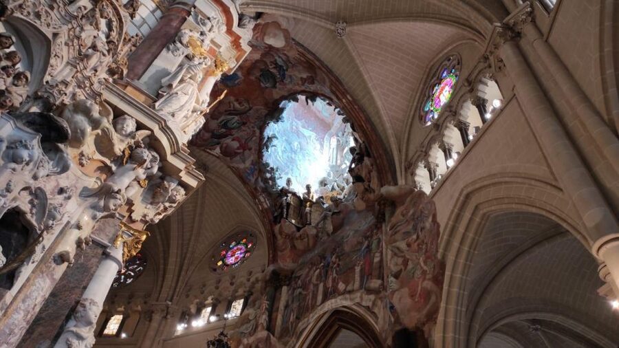 Toledo: Cathedral, Alcazar, Monastery, Jewish Quarter Tour - Understanding Toledo Cathedral from the outside and within