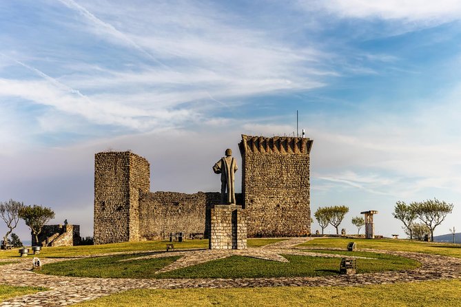 Tomar and Almourol Castle Private Tour from Lisbon - The Manueline Chapter Window