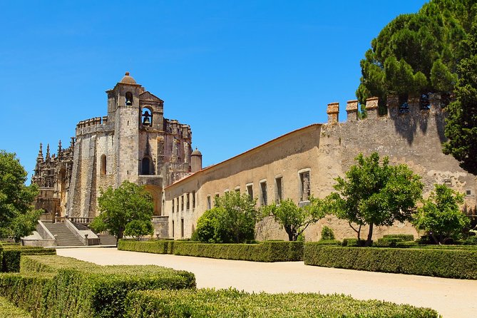 Tomar and Almourol Castle Private Tour from Lisbon - Tomar’s Republic Square and a pause in town
