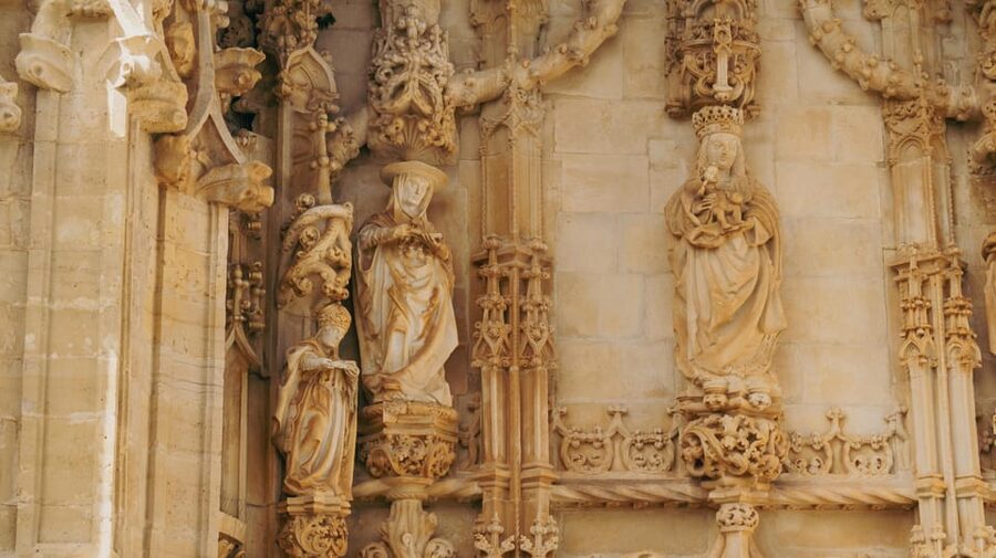 Tomar: Knight's Templar Castle and Convent of Christ Tour - What the guides add to the experience