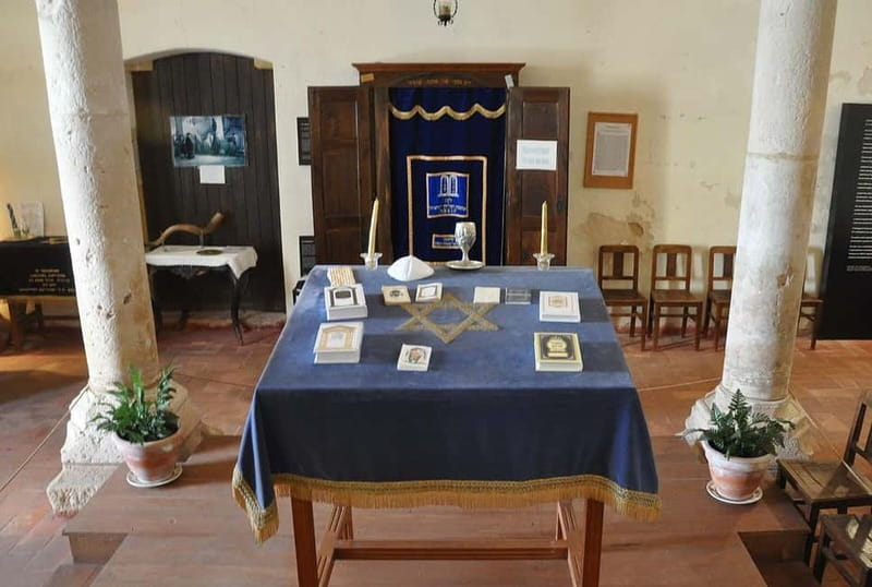 Tomar Walking Tour : Templar, Castle, Food, Ceramics, Fun! - Ceramics, food, and the useful side of the tour