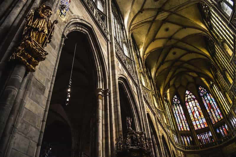 Tour of Prague Castle in italian language ticket included - St. Vitus Cathedral, Prague’s great interior