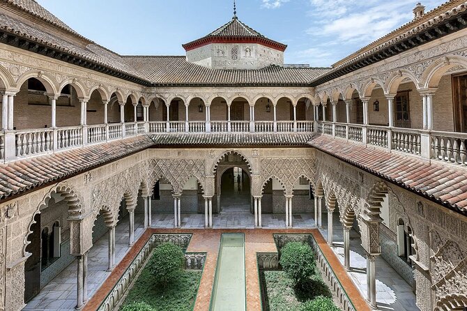 Tour of the Alcazar of Seville - Passing through the Gate of the Lion