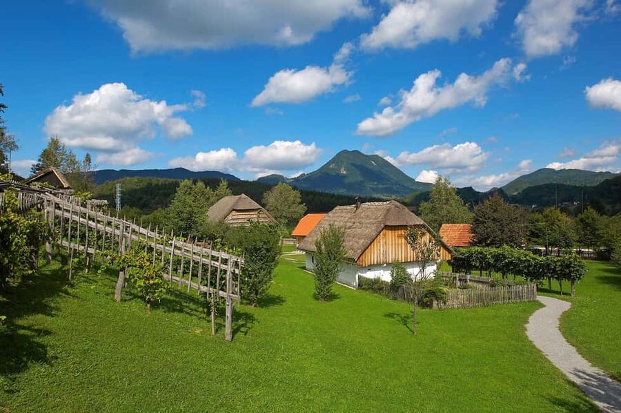 Two Castle E-Bike Tour: From Slovenia to Croatia - Who will enjoy this ride most