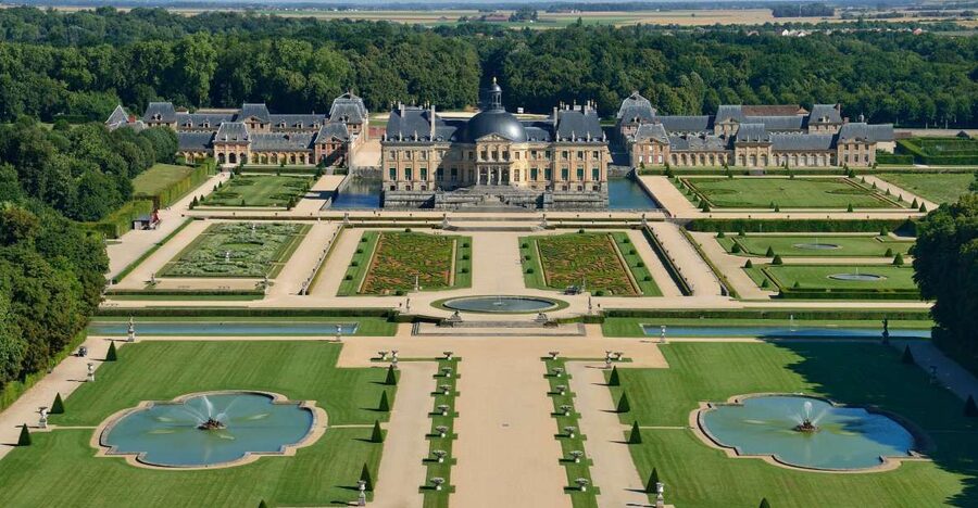 Vaux le Vicomte Chateau Entry Ticket and Chateaubus Transfer - Why Vaux-le-Vicomte Comes Before Versailles
