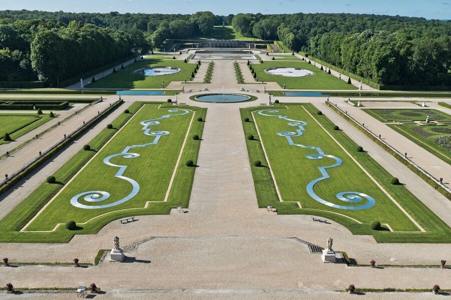 Vaux le Vicomte Chateau Entry Ticket and Chateaubus Transfer - The Chateaubus Transfer: Convenient, But Schedule Dependent