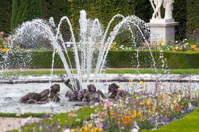 Versailles Château and Gardens Walking Tour - Choosing the right departure and pace