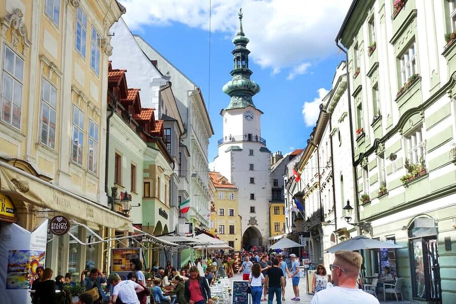 Vienna: Guided Bratislava & Devín Castle Tour via Hainburg - Key points to know before booking