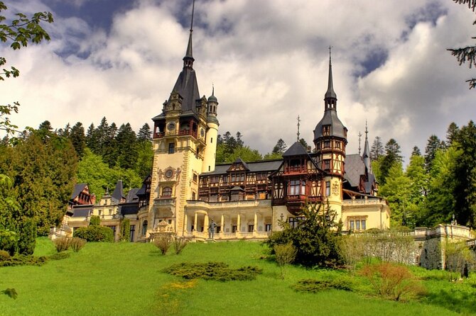 Vlad the Impaler Royal Court from Târgoviște, Peleș Castle and Dracula grave - The timing, lunch, and real cost