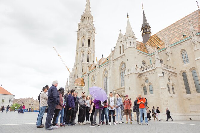 Walking tour in the Buda Castle incl. Fisherman's Bastion - Matthias Church sets the tone