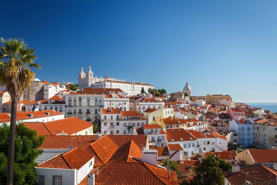 Walking Tour Small Group Lisbon + S. Jorge Castle Tickets - Ginjinha and the sweet side of Lisbon