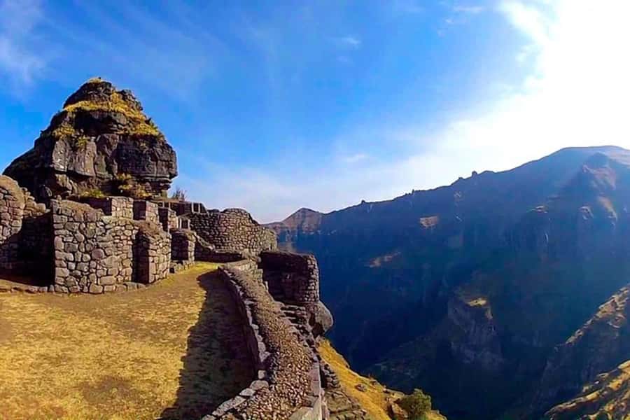 "Waqra Pucara, The Majestic Fortress Revealing Secrets of the Andes". - The 4:30 a.m. departure from Cusco
