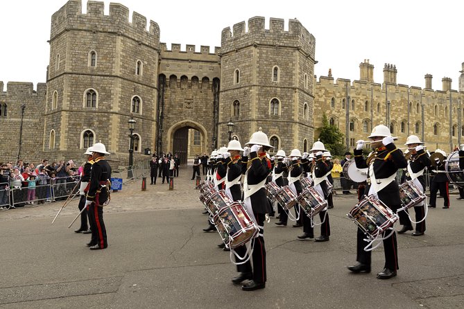 Windsor Castle, Stonehenge and Oxford Day Guided Tour from London - Oxford, the city of dreaming spires