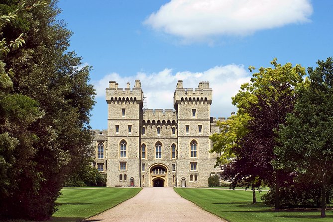 Windsor Castle, Stonehenge, and Oxford Day Trip from London - Windsor Castle and the royal residence