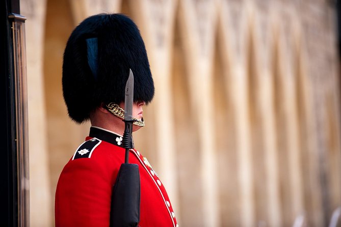 Windsor Castle, Stonehenge & Oxford Private Car Tour from London - Oxford on foot with a local guide