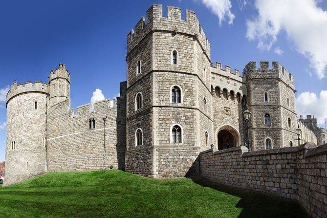 Windsor Castle, Stonehenge & Salisbury Cathedral Guided Tour - Stonehenge: one hour with a prehistoric mystery