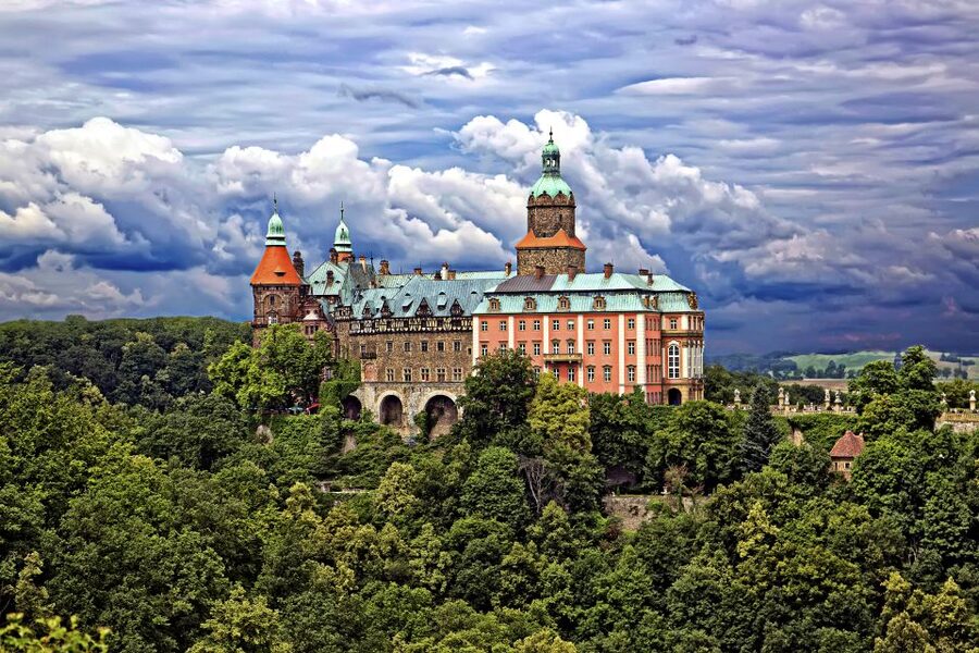 Wroclaw: Lower Silesia, Ksiaz Castle & Church of Peace Tour - A short walk through Świdnica’s Market Square